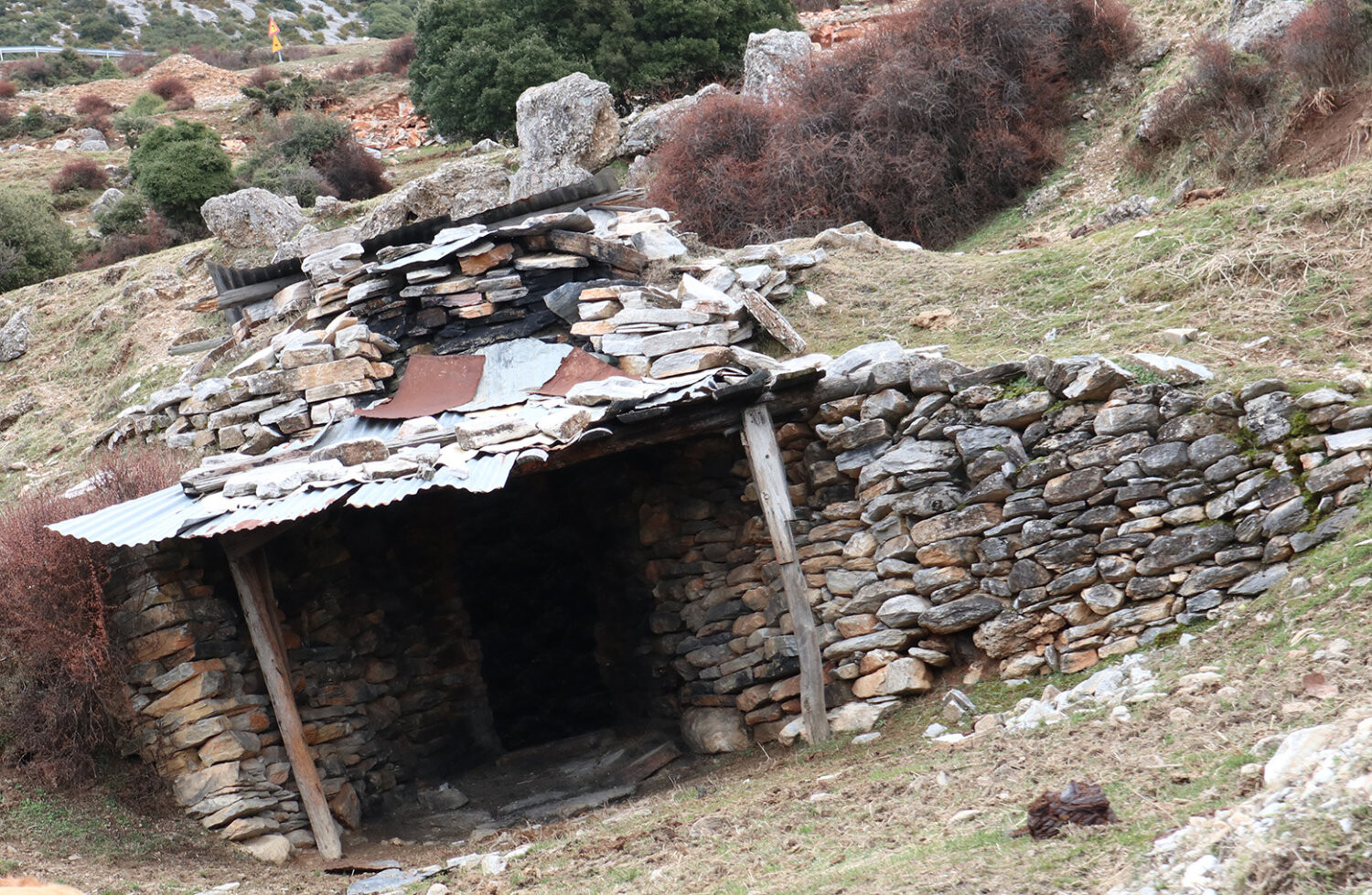 Κοκκινοπηλός Ολύμπου — Ασβεστοκάμινο 1
